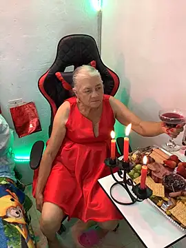 Snapshot of Grandma_Mature23 chatting on 02/15/25, 04:03 Grandma Mature23 online show from 02/15/25, 04:03