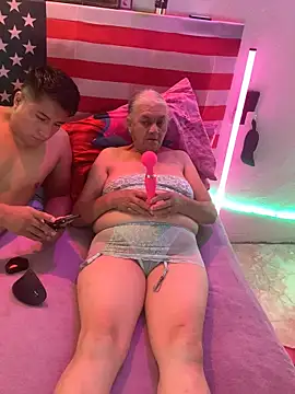 Snapshot of Grandma_Mature23 chatting on 03/08/25, 01:50 Grandma Mature23 online show from 03/08/25, 01:50