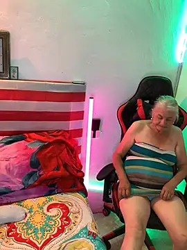 Snapshot of Grandma_Mature23 chatting on 03/13/25, 03:22 Grandma Mature23 online show from 03/13/25, 03:22