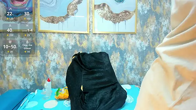 Snapshot of MonicaSchwartz chatting on 11/08/25, 02:28 MonicaSchwartz online show from 11/08/25, 02:28