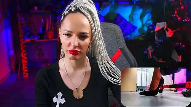 MonicaMaxwel online show from 01/12/25, 12:12