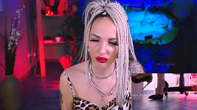 MonicaMaxwel online show from 02/05/25, 05:42