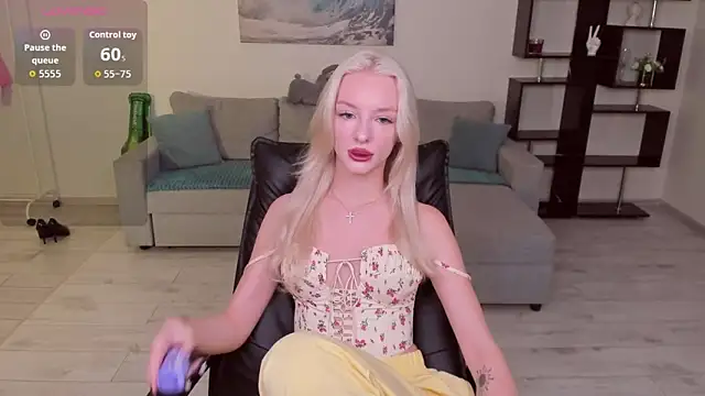 AleksaBlonde online show from 09/30/25, 11:37