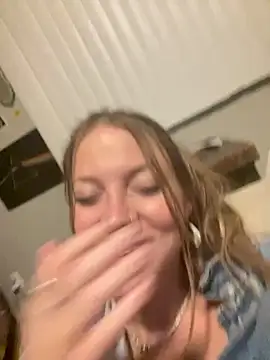 Snapshot of molly_witha_chance chatting on 09/21/25, 09:55 molly witha chance online show from 09/21/25, 09:55