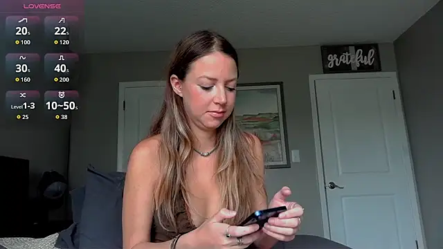 Snapshot of molly_witha_chance chatting on 11/06/25, 05:47 molly witha chance online show from 11/06/25, 05:47