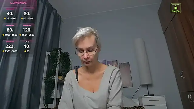 Snapshot of HelgaHimmell chatting on 02/05/25, 03:45 HelgaHimmell online show from 02/05/25, 03:45