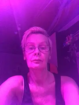 Snapshot of HelgaHimmell chatting on 12/01/25, 01:05 HelgaHimmell online show from 12/01/25, 01:05
