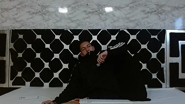 thiago19s online show from 02/13/25, 09:49