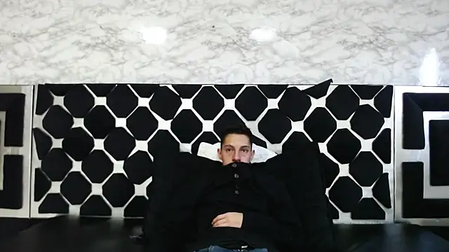 thiago19s online show from 03/04/25, 07:43