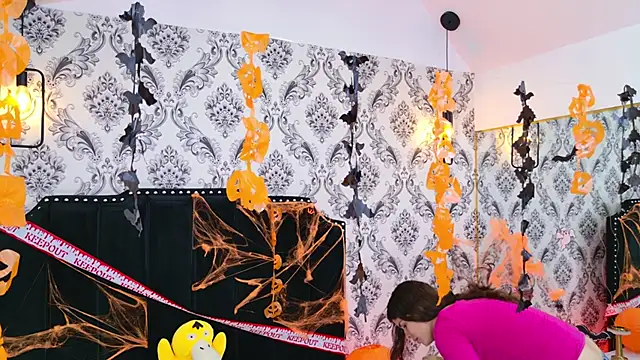 Snapshot of LexaDeRusso chatting on 10/23/25, 07:34 LexaDeRusso online show from 10/23/25, 07:34