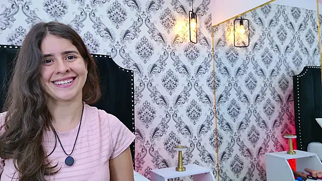 Snapshot of LexaDeRusso chatting on 11/21/25, 07:56 LexaDeRusso online show from 11/21/25, 07:56