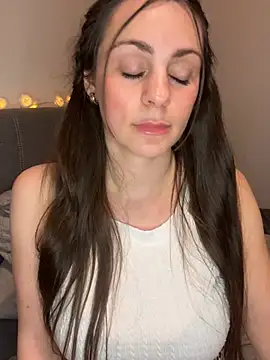 Snapshot of Loella-Rose chatting on 02/01/25, 10:55 Loella-Rose online show from 02/01/25, 10:55