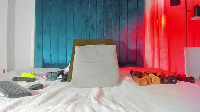 blondehorny69 online show from 11/24/25, 07:24