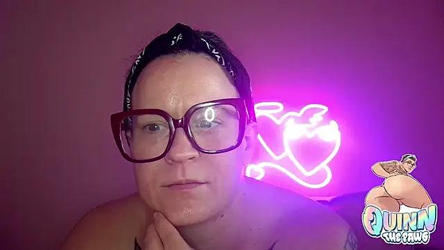 Snapshot of quinnmariexo chatting on 11/15/25, 02:35 quinnmariexo online show from 11/15/25, 02:35