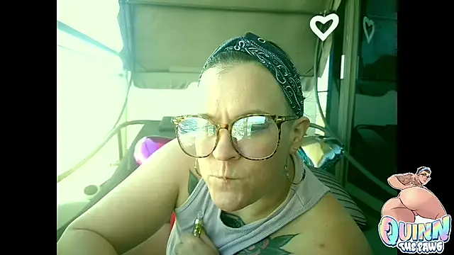 Snapshot of quinnmariexo chatting on 12/17/25, 05:08 quinnmariexo online show from 12/17/25, 05:08