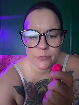quinnmariexo online show from 06/11/26, 02:33