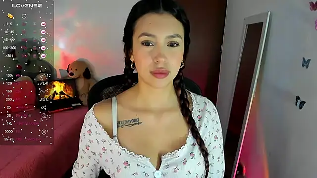 Snapshot of youpinkgirl_ chatting on 01/11/25, 01:06 youpinkgirl online show from 01/11/25, 01:06