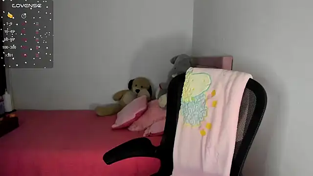 Snapshot of youpinkgirl_ chatting on 02/07/25, 12:31 youpinkgirl online show from 02/07/25, 12:31