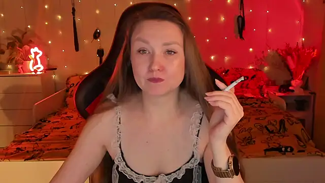 desperatehousewife   online show from 10/10/25, 06:07