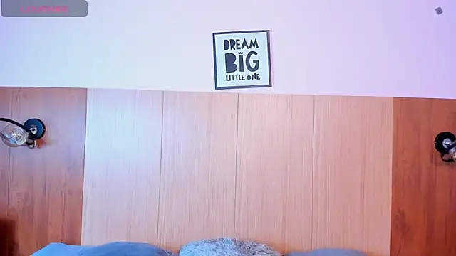 Aishaza1 online show from 10/01/25, 12:22