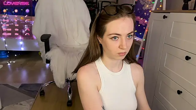 LinaWitch online show from 12/13/24, 04:38