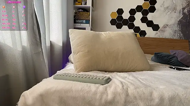LinaWitch online show from 02/26/25, 08:04