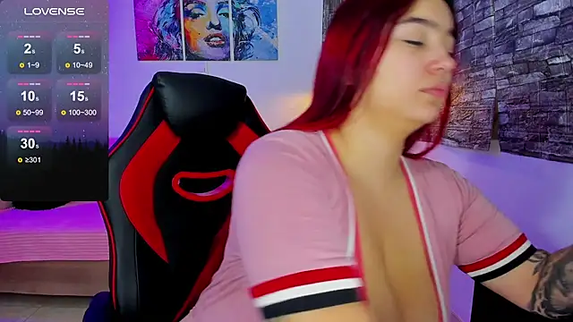 Snapshot of Ariadna_sc chatting on 11/08/25, 12:27 Ariadna sc online show from 11/08/25, 12:27