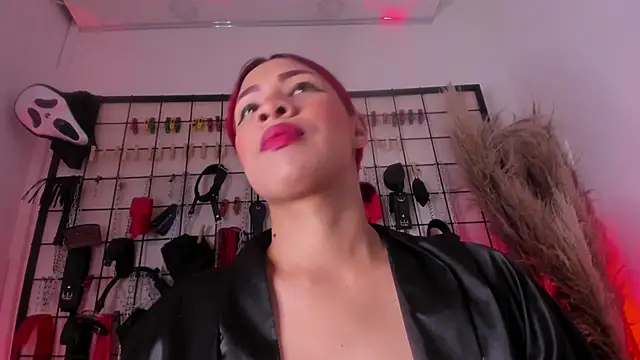 charrlotte quinn online show from 11/12/25, 02:50