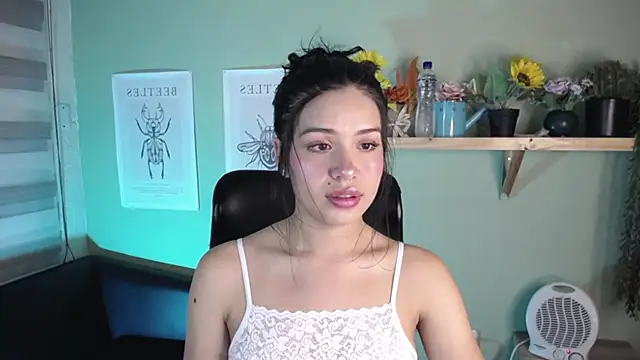 Snapshot of MiaaRose chatting on 11/14/25, 04:38 MiaaRose online show from 11/14/25, 04:38