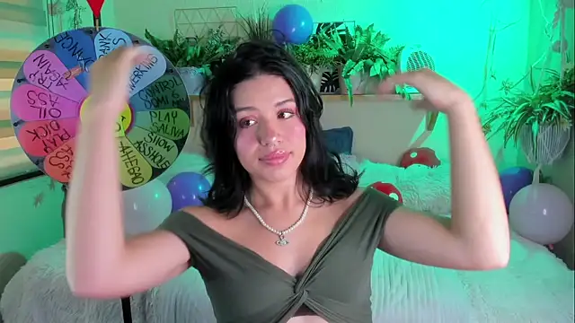 Snapshot of MiaaRose chatting on 12/03/25, 07:23 MiaaRose online show from 12/03/25, 07:23