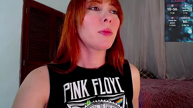 Snapshot of lanaturner_ chatting on 10/25/25, 06:43 lanaturner online show from 10/25/25, 06:43