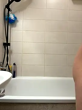 Snapshot of czruz chatting on 09/23/25, 07:33 czruz online show from 09/23/25, 07:33