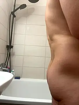 Snapshot of czruz chatting on 10/05/25, 08:51 czruz online show from 10/05/25, 08:51