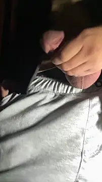 Snapshot of czruz chatting on 10/13/25, 01:11 czruz online show from 10/13/25, 01:11