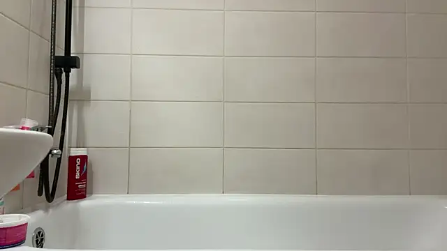 Snapshot of czruz chatting on 10/30/25, 09:22 czruz online show from 10/30/25, 09:22