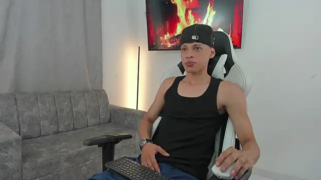 andy bigcock01 online show from 12/22/24, 03:44