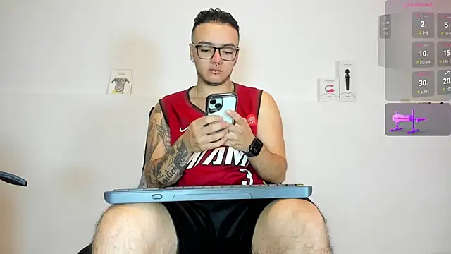 male pussy online show from 02/25/25, 02:54