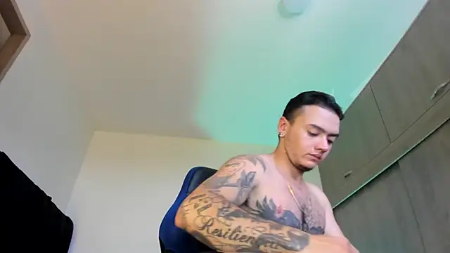 Snapshot of male_pussy chatting on 09/23/25, 03:48 male pussy online show from 09/23/25, 03:48