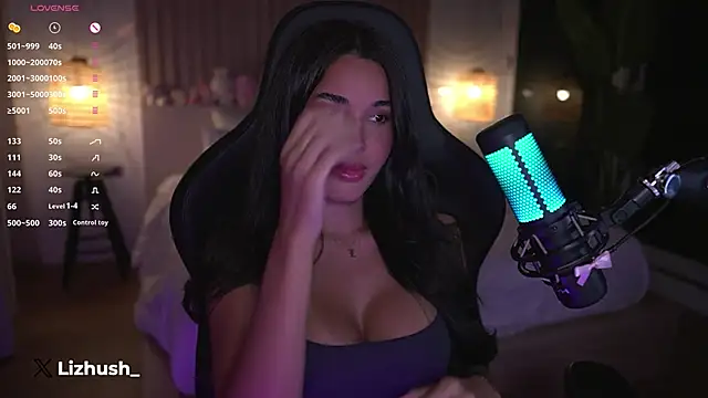 Snapshot of Lizhush_ chatting on 02/18/25, 04:37 Lizhush online show from 02/18/25, 04:37