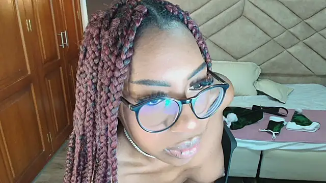 Raquel jones online show from 12/21/24, 11:33