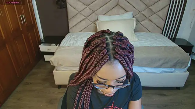 Raquel jones online show from 01/03/25, 11:57