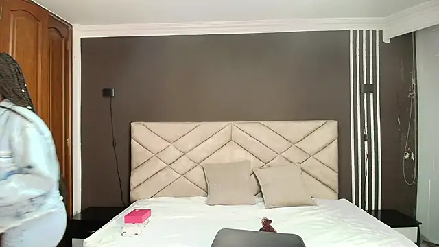 Raquel jones online show from 09/19/25, 12:06