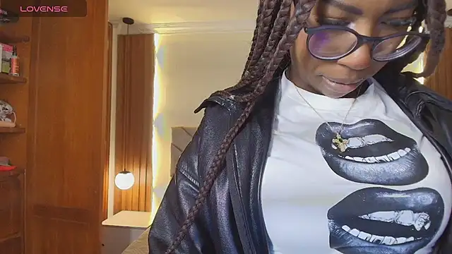 Raquel jones online show from 07/17/26, 12:12