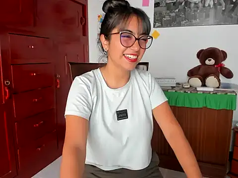 Isabellaa22 1 online show from 12/04/24, 05:00