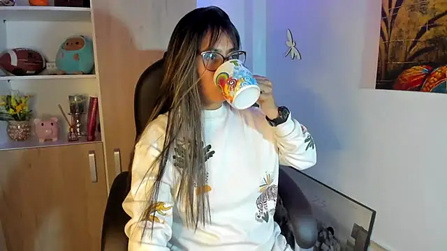 Isabellaa22 1 online show from 09/18/25, 11:51