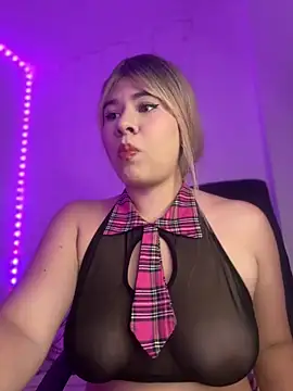 Snapshot of Grecia_21 chatting on 12/17/25, 05:52 Grecia 21 online show from 12/17/25, 05:52