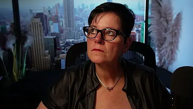 Snapshot of ninarandmann chatting on 11/06/25, 04:52 ninarandmann online show from 11/06/25, 04:52