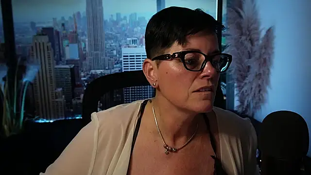 Snapshot of ninarandmann chatting on 11/11/25, 06:41 ninarandmann online show from 11/11/25, 06:41