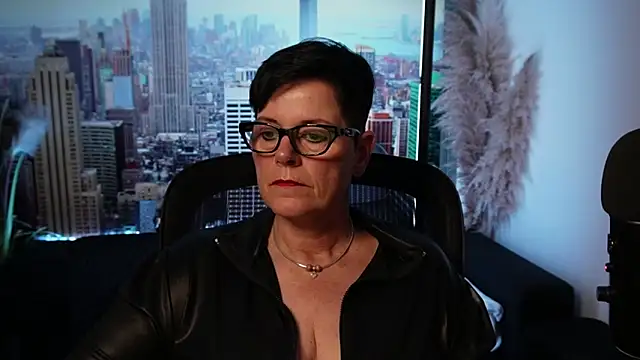 Snapshot of ninarandmann chatting on 11/13/25, 07:02 ninarandmann online show from 11/13/25, 07:02