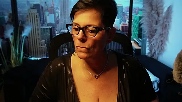 Snapshot of ninarandmann chatting on 11/16/25, 05:18 ninarandmann online show from 11/16/25, 05:18